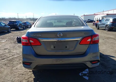 2017 Nissan Sentra S z USA, uszkodzony, nr VIN 3N1AB7AP9HY343848